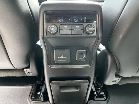 Used 2019 GMC Acadia SLT AWD/4WD image 26