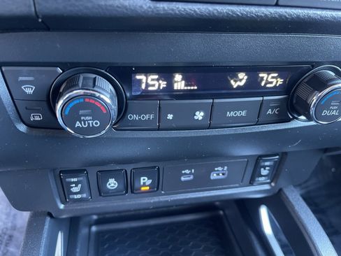 Used 2022 Nissan Frontier SV image 12