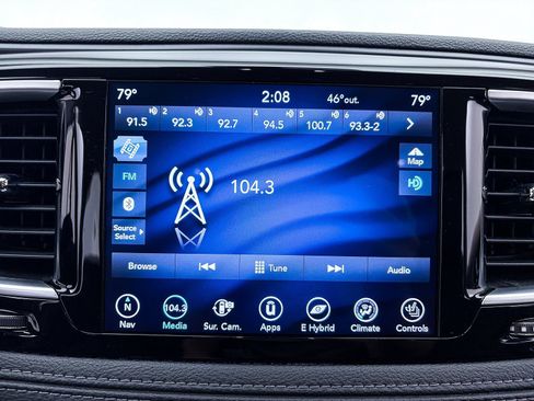 Used 2020 Chrysler Pacifica Limited w/ Advanced Safetytec Group FWD image 27