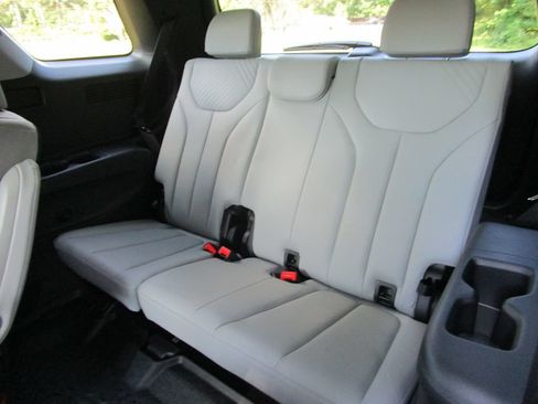 Used 2024 Hyundai Palisade SEL w/ Premium Package FWD image 21