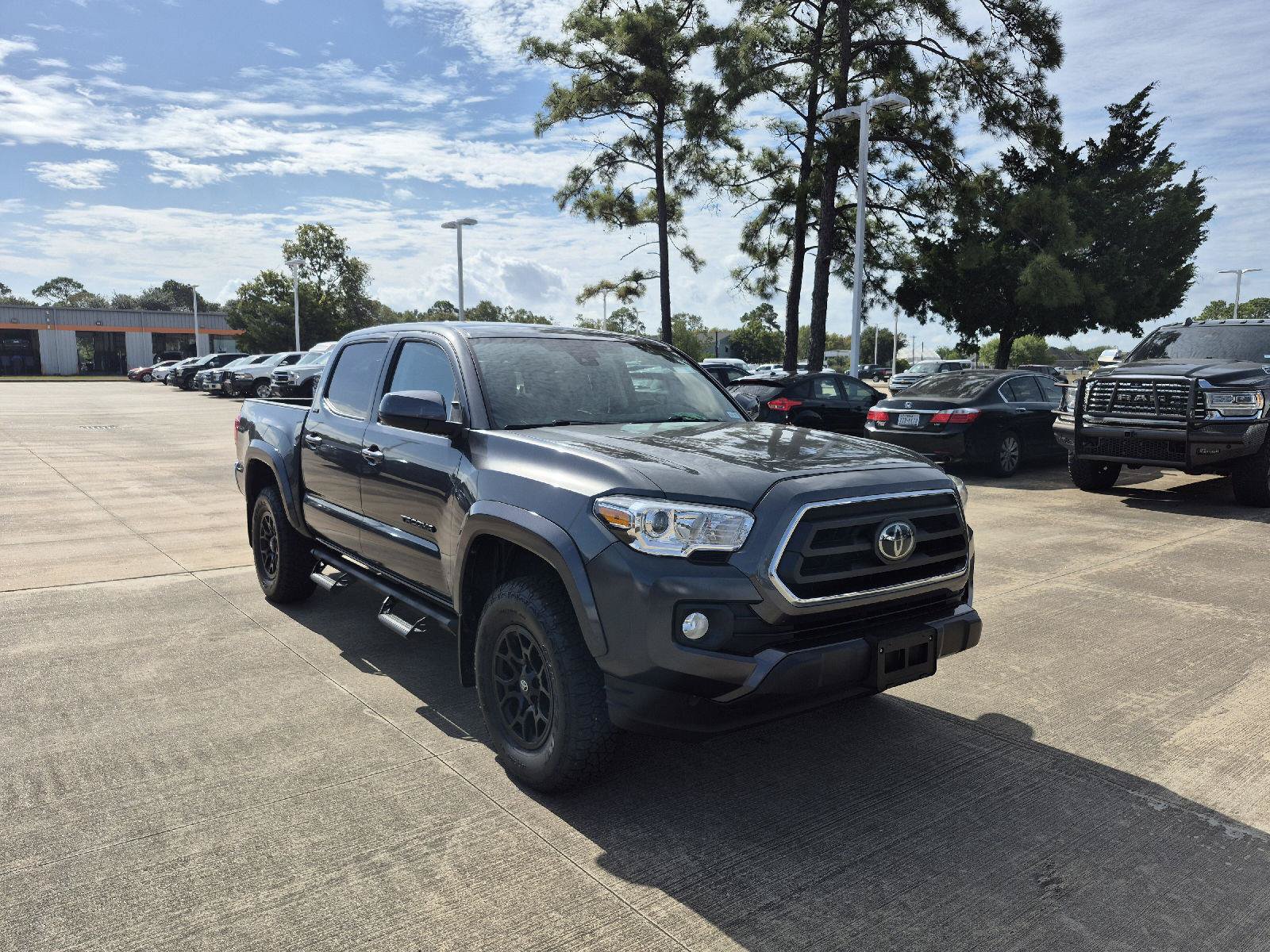 Used 2022 Toyota Tacoma SR5 RWD image 17