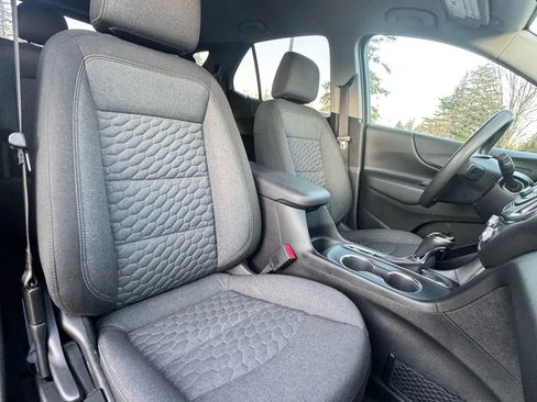 Used 2018 Chevrolet Equinox LT image 10