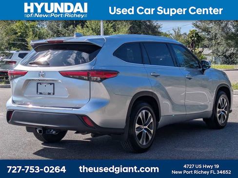 Used 2020 Toyota Highlander XLE FWD image 5