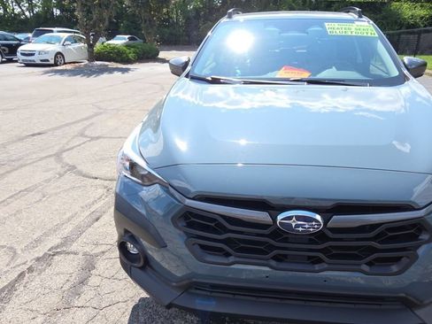 Used 2024 Subaru Crosstrek 2.0i Premium AWD/4WD image 3