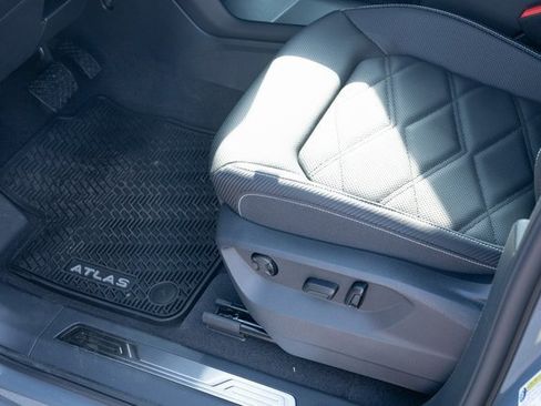 New 2026 Volkswagen Atlas Cross Sport SE FWD image 30