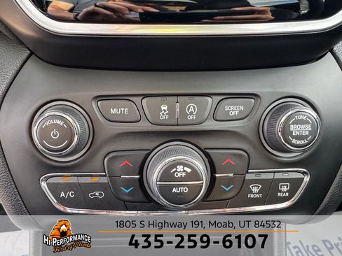 Used 2022 Jeep Cherokee Limited image 29