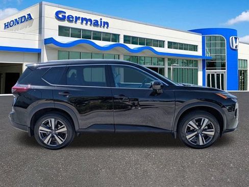 Used 2025 Nissan Rogue SL FWD image 4