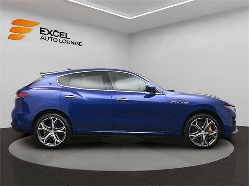 Used 2022 Maserati Levante Modena image 6