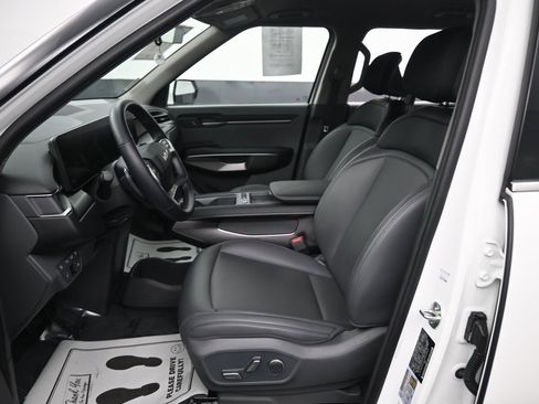 Used 2024 Kia EV9 Light image 31