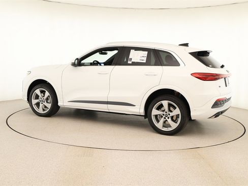 New 2025 Audi Q5 Premium Plus image 3