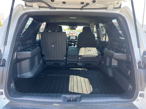 Used 2025 Toyota 4Runner SR5 AWD/4WD image 26