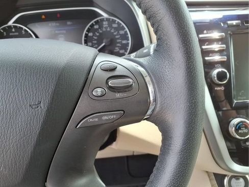 Used 2023 Nissan Murano SV AWD/4WD image 17