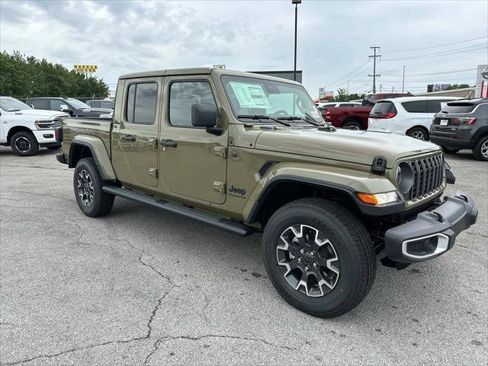 Certified 2025 Jeep Gladiator Sport w/ Premium Package AWD/4WD image 2