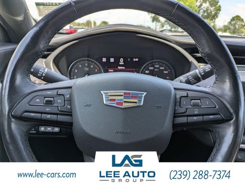 Used 2019 Cadillac XT4 Premium Luxury AWD/4WD image 25