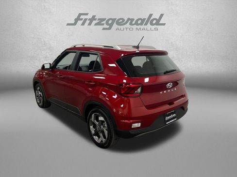 Used 2025 Hyundai Venue SEL FWD image 3
