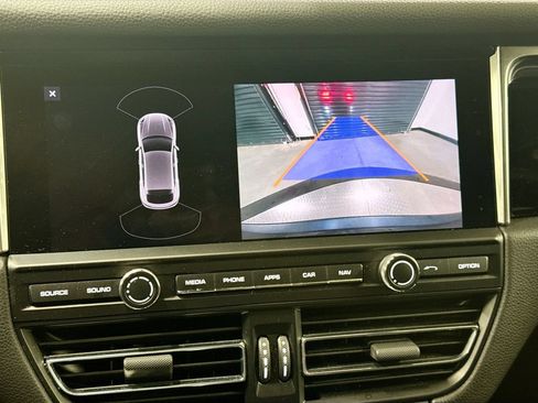 Certified 2020 Porsche Macan AWD/4WD image 15