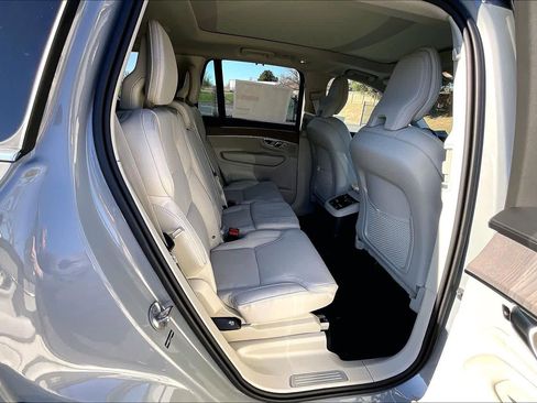 New 2026 Volvo XC90 T8 Ultra w/ Protection Package Premier image 27