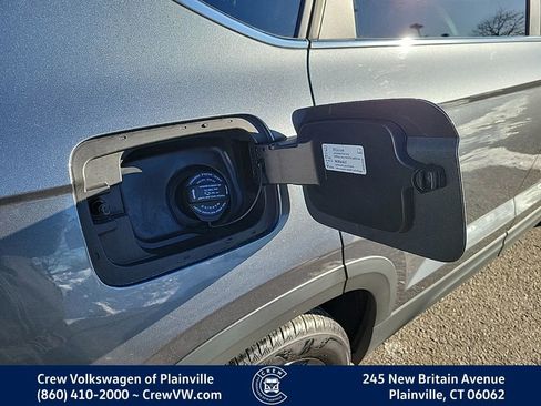 Certified 2022 Volkswagen Taos SE w/ Panoramic Sunroof Package image 32