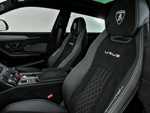 Used 2024 Lamborghini Urus Performante image 23