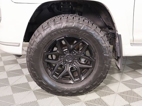 Used 2022 Toyota 4Runner Limited image 19