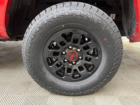 Used 2022 Toyota Tacoma SR5 w/ Technology Package RWD image 30
