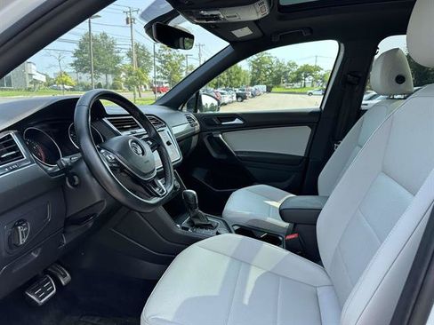 Used 2021 Volkswagen Tiguan SE R-Line AWD/4WD image 35