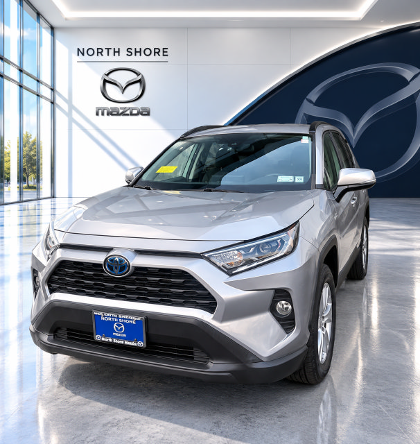 Used 2021 Toyota RAV4 XLE w/ XLE Grade Weather Package AWD/4WD image 1