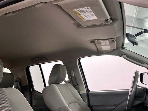 Used 2011 Nissan Frontier S image 28