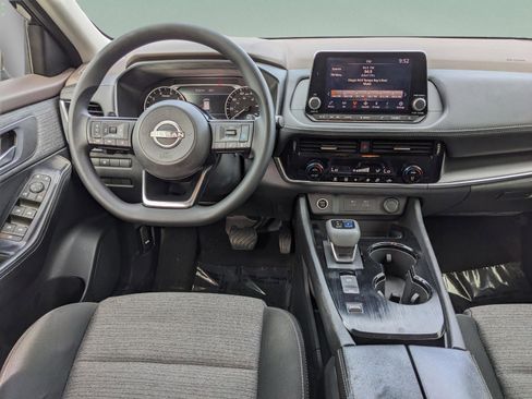 Used 2022 Nissan Rogue SV image 18