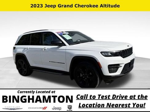 Used 2023 Jeep Grand Cherokee Altitude AWD/4WD image 1