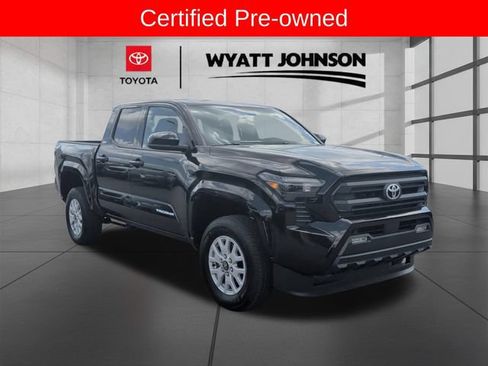 Certified 2025 Toyota Tacoma SR5 AWD/4WD image 7