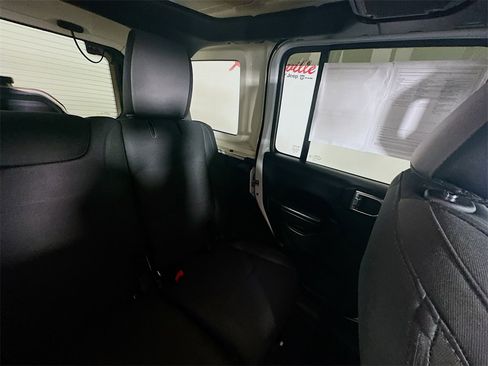 Used 2019 Jeep Wrangler Unlimited Sport S image 14