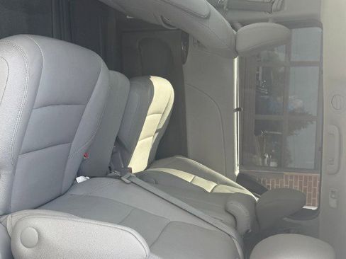 Used 2017 Toyota Sienna XLE image 23