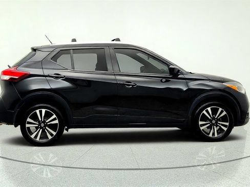 Used 2018 Nissan Kicks SV w/ Exterior Package FWD image 4