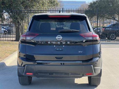 Certified 2024 Nissan Rogue SV image 4