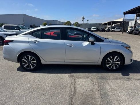 Used 2024 Nissan Versa SV FWD image 4
