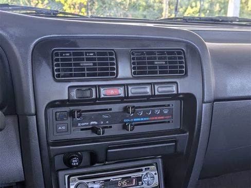 Used 1997 Nissan Pickup 2WD King Cab image 19