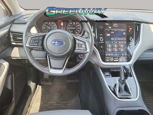 Used 2025 Subaru Outback Premium AWD/4WD image 10