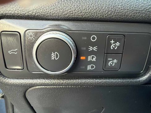 Used 2020 Ford Explorer XLT w/ Equipment Group 202A image 40