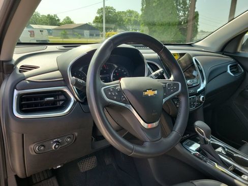 Used 2022 Chevrolet Equinox Premier AWD/4WD image 22