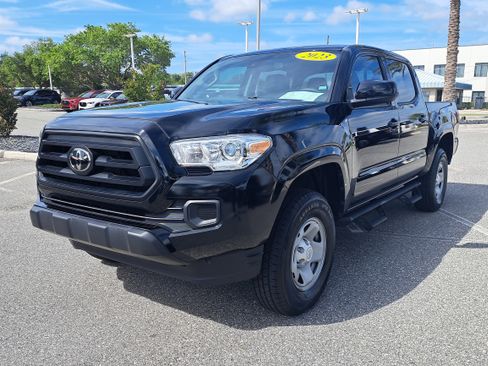 Used 2023 Toyota Tacoma SR image 5