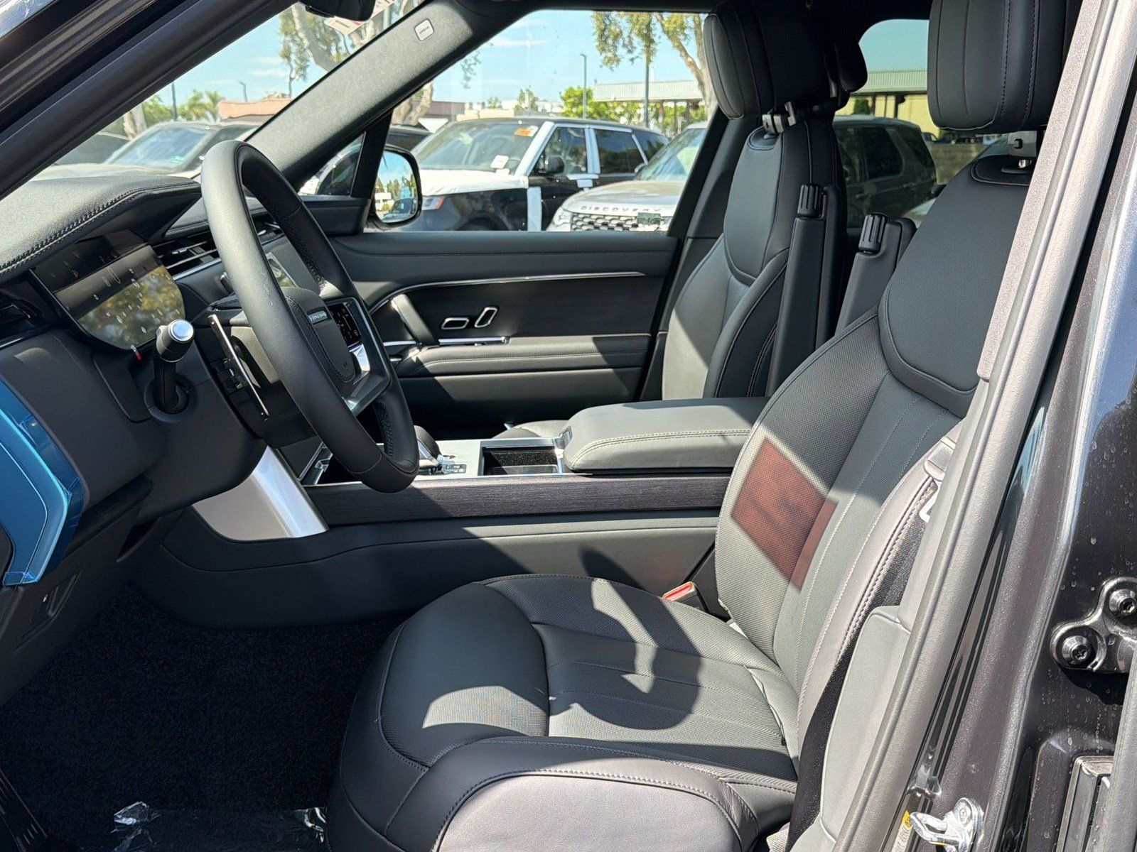 New 2026 Land Rover Range Rover SE AWD/4WD image 5