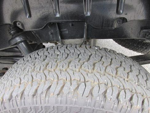 Used 2017 Toyota Tundra SR5 w/ TRD Off Road Package image 7