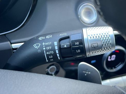 Used 2025 Genesis GV70 2.5T AWD/4WD image 35