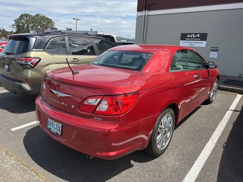 Used 2008 Chrysler Sebring Limited w/ Luxury Group FWD image 3