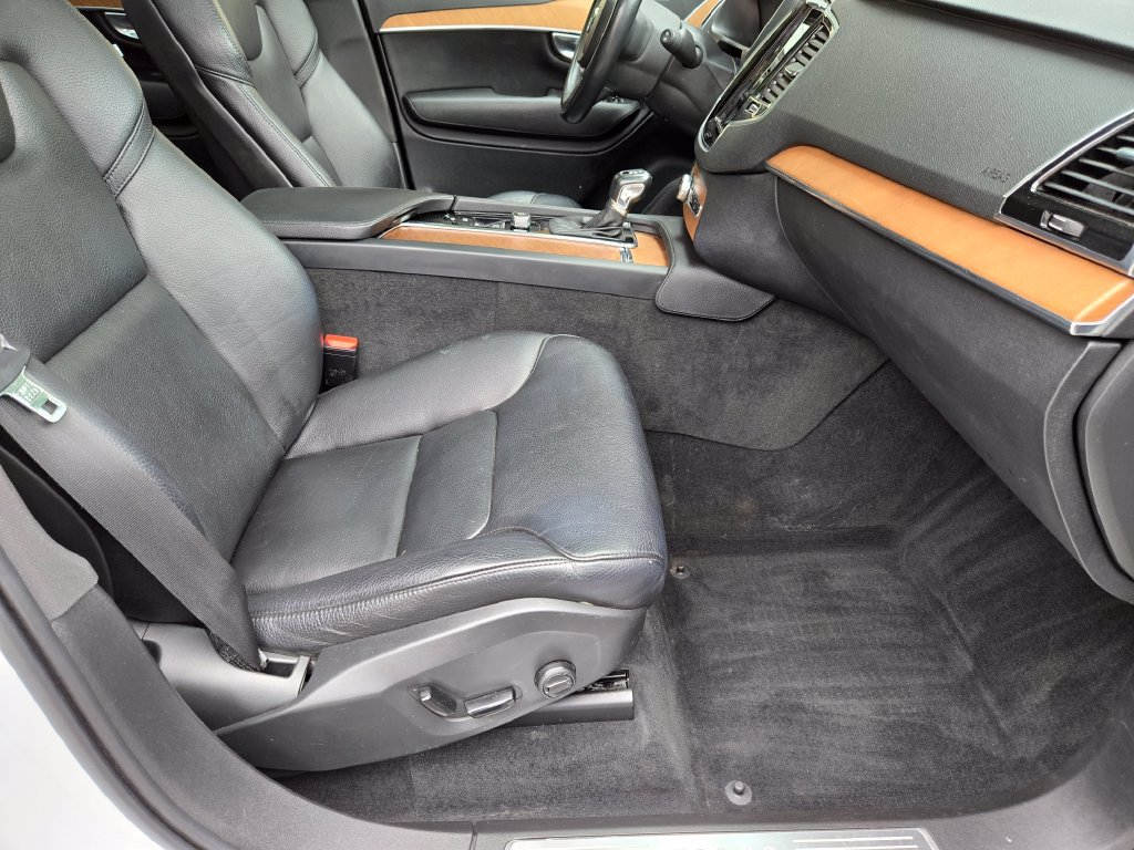 Used 2021 Volvo XC90 T6 Momentum w/ Advanced Package AWD/4WD image 52