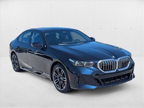 Used 2026 BMW 530i w/ M Sport Package RWD image 6