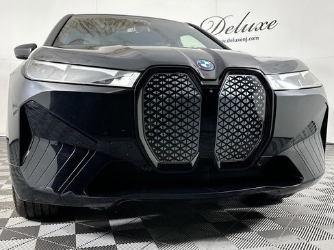 Used 2024 BMW iX xDrive50 w/ Premium Package AWD/4WD image 30