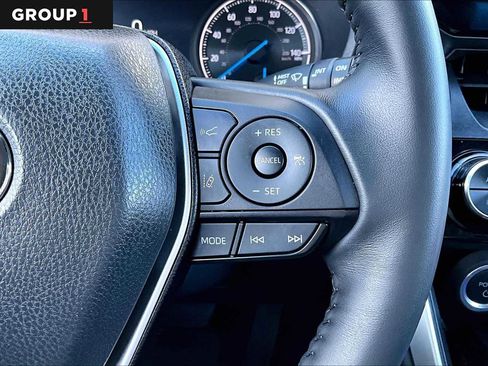 Used 2024 Toyota Venza LE image 23