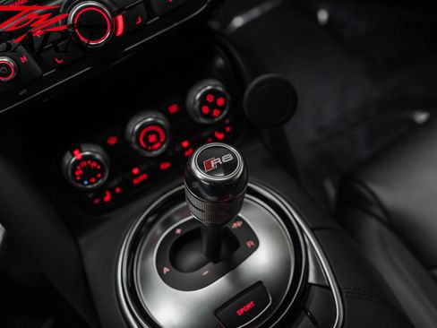 Used 2014 Audi R8 V8 image 43